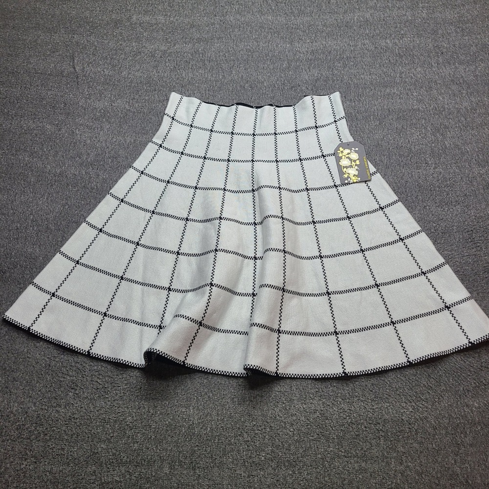 Classic Concepts Skater Skirt Womens M White NEW Reversible Windowpane Knit